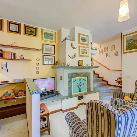 Casa Elisabetta 100m From - Happy 斯特雷萨